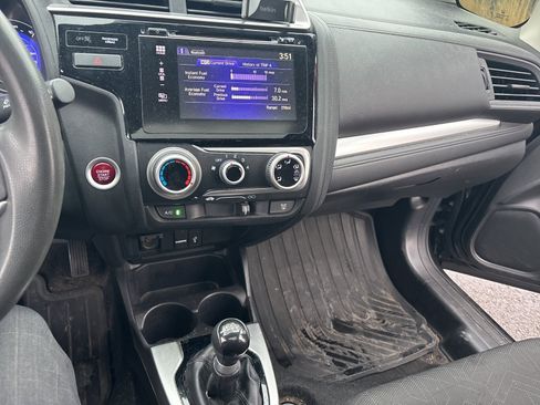 Used 2017 Honda Fit EX image 3