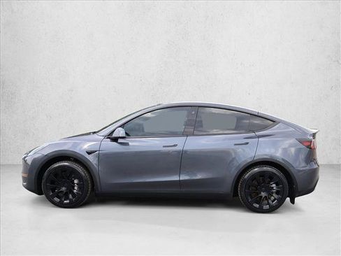 Used 2023 Tesla Model Y Long Range AWD/4WD image 10