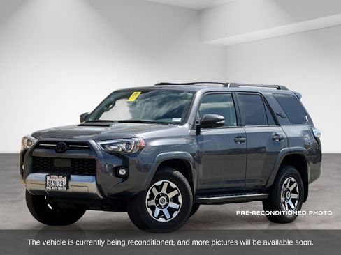 Used 2022 Toyota 4Runner TRD Off-Road Premium w/ Moonroof Package AWD/4WD image 2