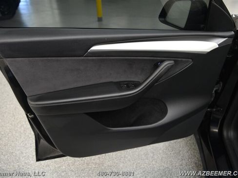 Used 2022 Tesla Model Y Performance AWD/4WD image 32