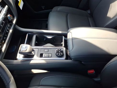 New 2026 Nissan Pathfinder SL image 15