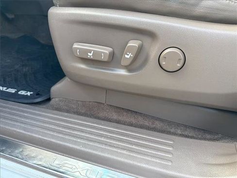 Used 2013 Lexus GX 460 image 10
