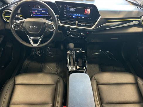 Used 2024 Chevrolet Trax ACTIV w/ Sunroof Package FWD image 15
