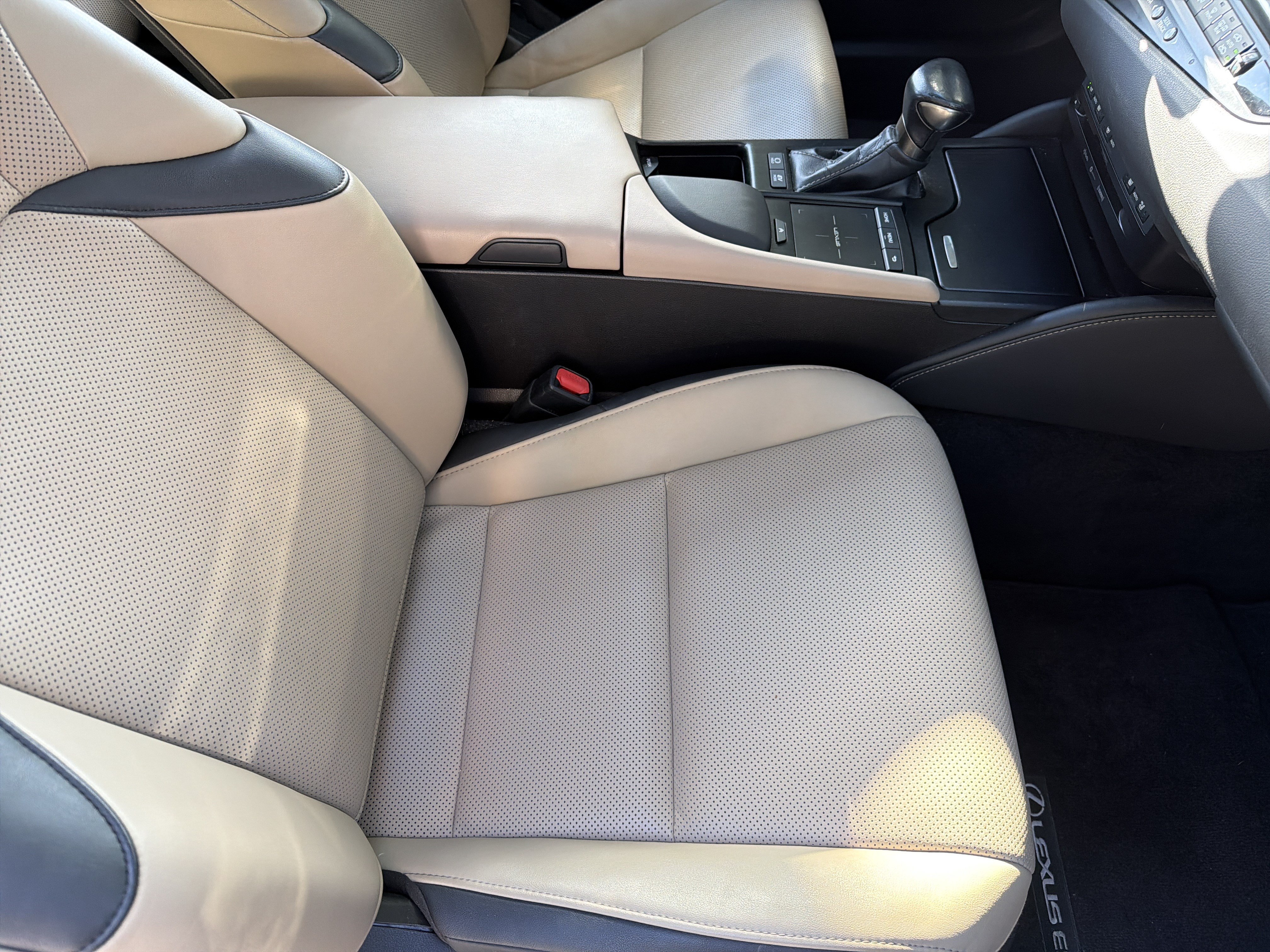 Certified 2020 Lexus ES 300h w/ Premium Package FWD image 41