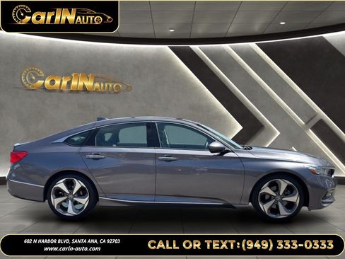 Used 2018 Honda Accord Touring image 4
