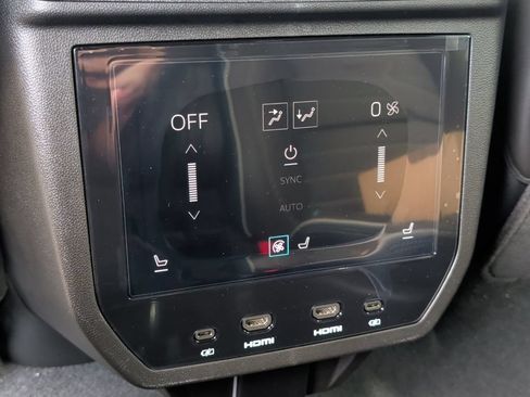 New 2026 GMC Yukon Denali Ultimate AWD/4WD image 36