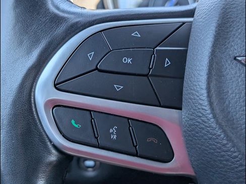 Used 2019 Chrysler 300 Limited RWD image 15