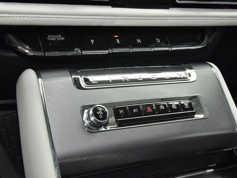 New 2026 Lincoln Aviator 2WD image 30