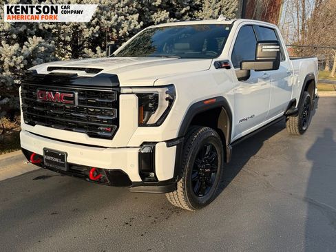 Used 2025 GMC Sierra 2500 AT4 image 3