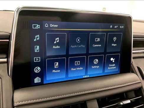 Used 2024 Chevrolet Suburban Z71 image 36