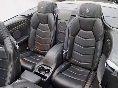 Used 2015 Maserati GranTurismo MC image 30
