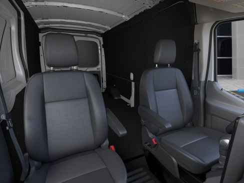 New 2026 Ford Transit 250 148 Medium Roof w/ Load Area Protection Package RWD image 10