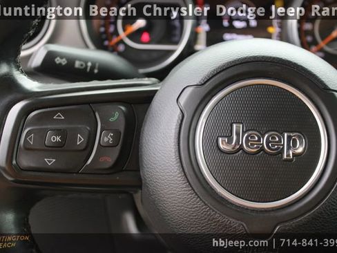 Used 2022 Jeep Gladiator Willys image 25