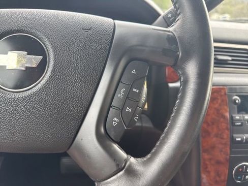 Used 2009 Chevrolet Suburban LT w/ Luxury Package image 23