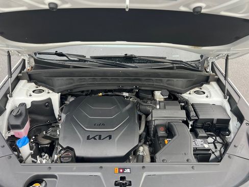 Used 2023 Kia Telluride EX w/ EX Captain's Chair Package image 16