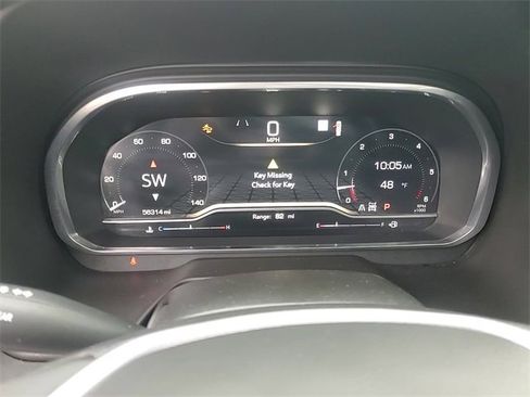 Used 2023 GMC Yukon XL SLT w/ SLT Premium Package image 17