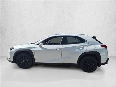 Used 2022 Lexus UX 200 w/ Accessory Package (Z2) FWD image 5