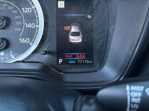 Used 2022 Toyota Corolla LE image 30