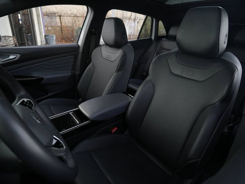 Used 2024 Volkswagen ID.4 S image 19