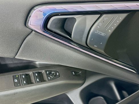 Used 2025 BMW X3 xDrive30i w/ Premium Package image 17