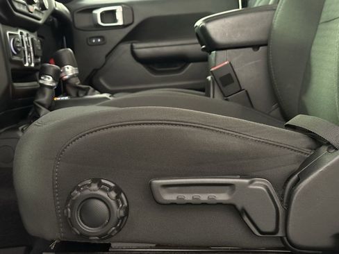 Used 2021 Jeep Wrangler Unlimited Sport image 14