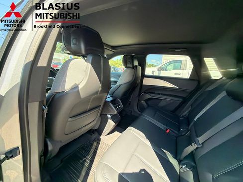 Used 2024 Cadillac Lyriq Tech w/ Driver Assist Package AWD/4WD image 31