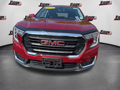 Used 2024 GMC Terrain SLE AWD/4WD image 2