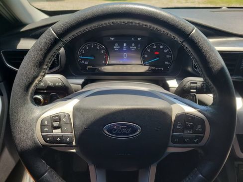 Certified 2020 Ford Explorer XLT w/ Equipment Group 202A RWD image 29
