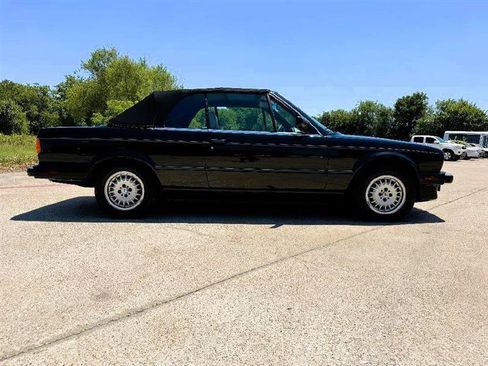Used 1991 BMW 325i Convertible RWD image 4
