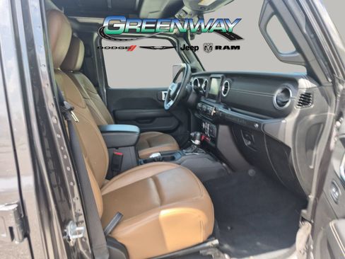 Used 2022 Jeep Wrangler Unlimited Rubicon 4xe w/ Cold Weather Group AWD/4WD image 6