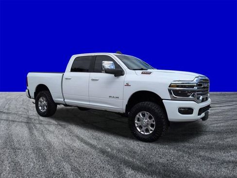 Used 2025 RAM 2500 Laramie AWD/4WD image 2
