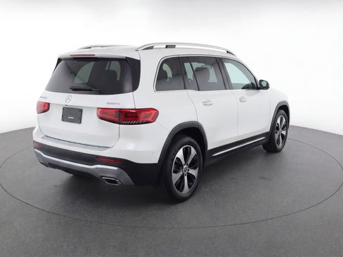Used 2025 Mercedes-Benz GLB 250 4MATIC image 9