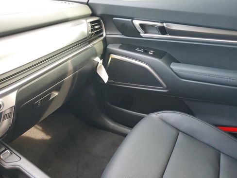 New 2025 Kia Telluride S image 23