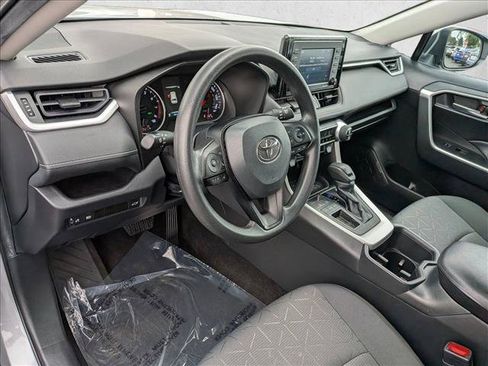 Used 2022 Toyota RAV4 XLE w/ Convenience Package FWD image 10
