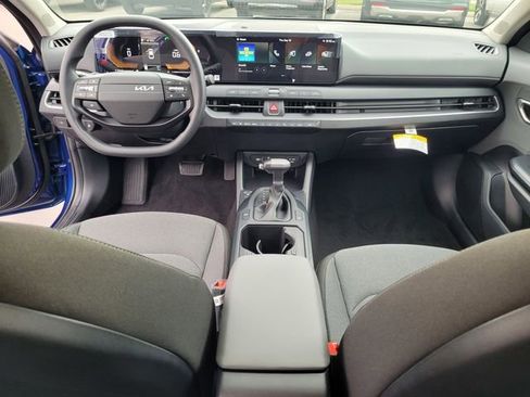 New 2025 Kia K4 LXS image 8