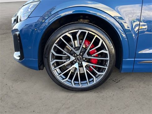 Used 2025 Audi SQ8 Prestige image 9