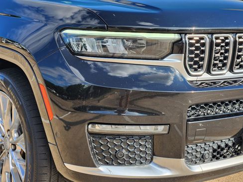 Used 2021 Jeep Grand Cherokee L Summit w/ Luxury Tech Group V AWD/4WD image 9