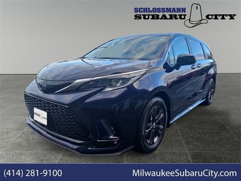 Used 2024 Toyota Sienna XSE w/ XSE Plus Package image 1