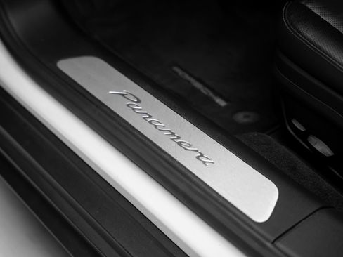 Used 2023 Porsche Panamera 4 AWD/4WD image 60