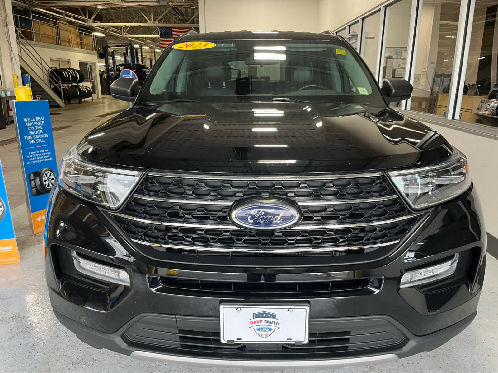 Certified 2023 Ford Explorer XLT w/ Equipment Group 202A AWD/4WD image 2