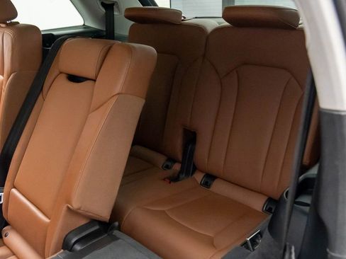 Used 2023 Audi Q7 3.0T Premium image 14