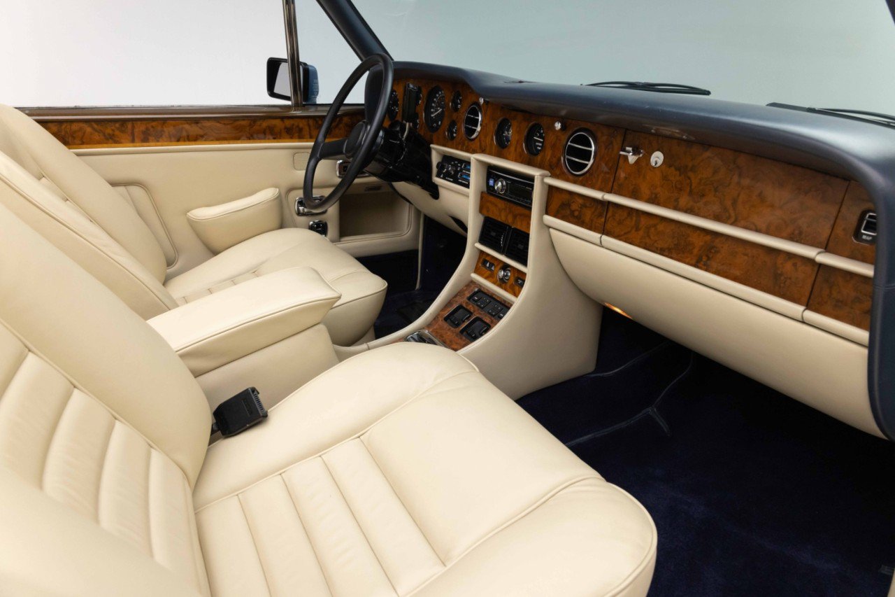Used 1989 Rolls-Royce Corniche II RWD image 16