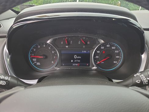 Used 2023 Chevrolet Traverse LT AWD/4WD image 24