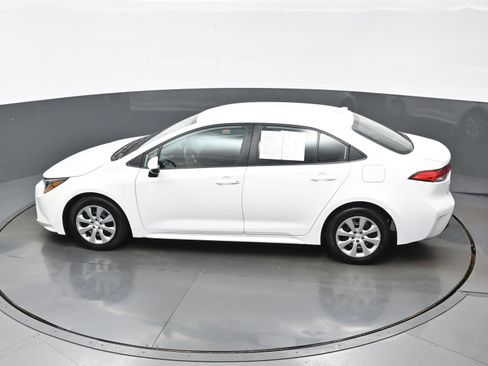 Used 2024 Toyota Corolla LE FWD image 35
