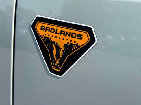 Used 2023 Ford Bronco Badlands AWD/4WD image 7