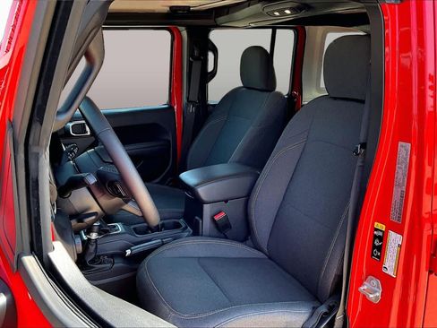 Used 2025 Jeep Wrangler Unlimited Sport AWD/4WD image 8