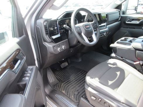 Certified 2026 GMC Sierra 2500 SLE w/ SLE Convenience Package AWD/4WD image 15
