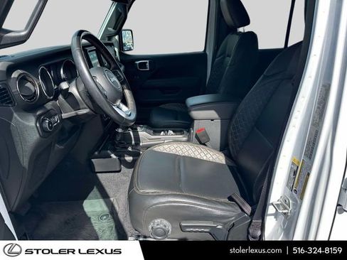 Used 2021 Jeep Wrangler Unlimited Sahara AWD/4WD image 16