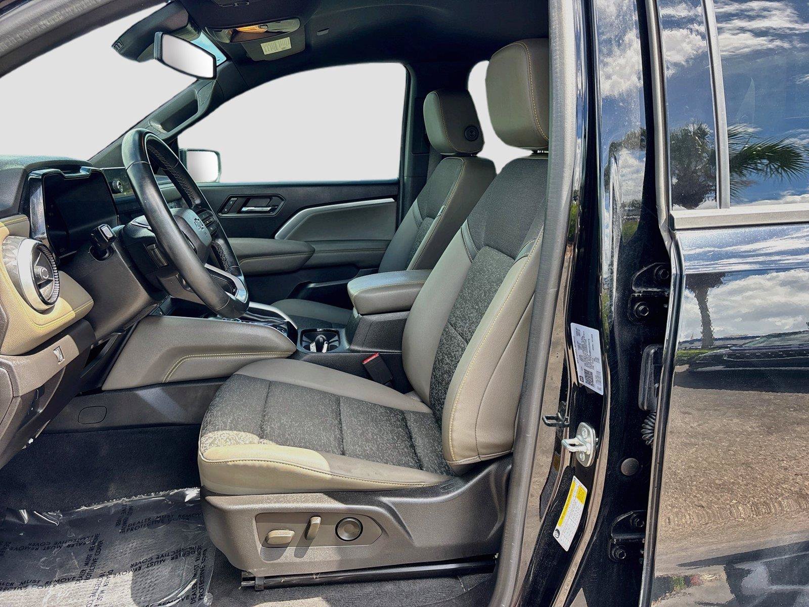 Used 2024 Chevrolet Colorado ZR2 w/ Technology Package AWD/4WD image 20