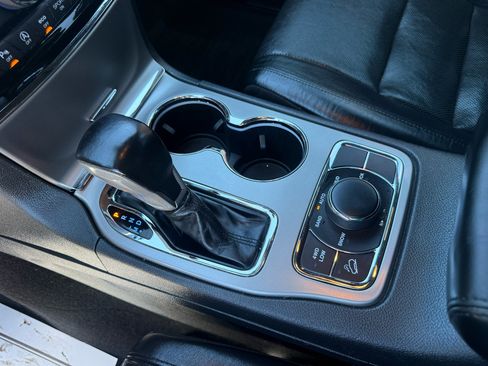 Used 2020 Jeep Grand Cherokee Limited w/ Luxury Group II image 27